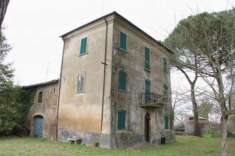 Foto Castel Giorgio- Ampio casale da ristrutturare con circa 15 ettari di terreno coltivabile in vendita nelle campagne del circondario di Orvieto