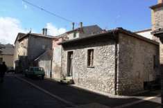 Foto Castel viscardo - porzione di fabbricato in pietra allo stato grezzo