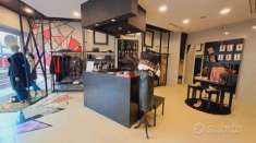 Foto Cedesi attivit  commerciale avviata  Abbigliamento e accessori donnaCiampino