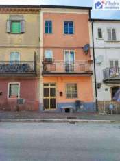 Foto CENTRO CAMPODIPIETRA CASA CON GARAGE E SPAZIO ESTERNO DI PERTINENZA
