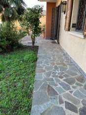 Foto CODROIPO  centralissima villa accostata
