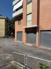 Foto Colleferro - ampio locale commerciale unico livello