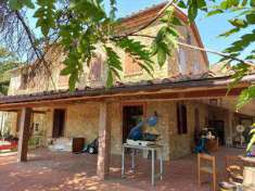 Foto COLONICA in Vendita, pi di 6 Locali, 400 mq, CARMIGNANO