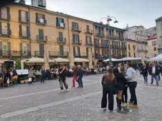 Foto COMO.PIAZZA DUOMO.