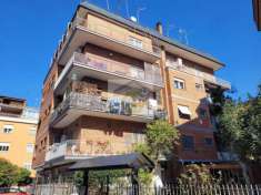 Foto Comodo trilocale doppia esposizione al Monte Mario