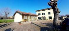 Foto Complesso immobiliare indipedente con giardino privato