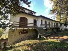 Foto complesso immobiliare su quattro piani ampia metratura ampio terreno panoramico