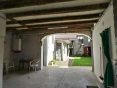 Foto Corte rustica con terreno edificabile