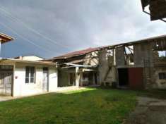 Foto Corte rustica con terreno edificabile