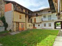 Foto Corte rustica con terreno edificabile