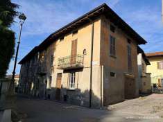 Foto Daverio - centralissima casa abitabile subito