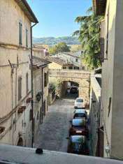 Foto Duplex in Vendita, 4 Locali, 150 mq, Bevagna (Centro Storico)