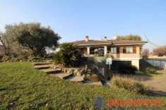 Foto ELEGANZA, SPAZIO E RELAX VILLA SINGOLA CON PISCINA E GIARDINO DI 1.725 MQ