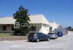 Foto Fabbricati costruiti per esigenze industriali di 750 mq  in vendita a Chioggia - Rif. 4504561