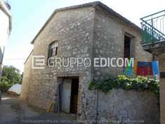 Foto Fabbricato di 316 mq  in vendita a Avigliano Umbro - Rif. 4502935