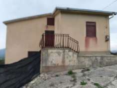 Foto Fabbricato su s.p. 41 a due chilometri da Montedoro