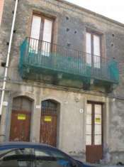 Foto Fiumefreddo di Sicilia casa singola su due livelli con cortile