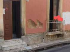 Foto Floridia vendesi casa indipendente 5 vani 120 Mq