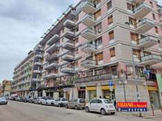 Foto FOGGIA - VENDESI - LOCALE Via V. Civili di MQ. 66 cat. - due ingressi.