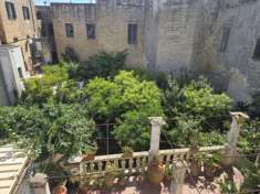 Foto Garage e giardino