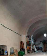 Foto Garage in Vendita, 1 Locale, 40 mq (Poggibonsi)