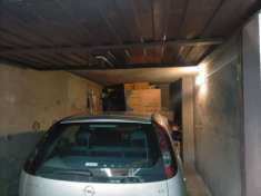 Foto Garage in Via Enrico Toti, 12 a Monza