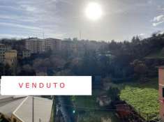 Foto Genova (Fegino). 6 vani, poggiolo, terrazzo.