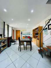 Foto GIOVI CARATTERISTA SOLUZIONE IN POSIZIONE STRATEGICA OTTIMO STATO