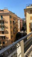 Foto GOA Immobiliare vende in albaro precisamente via nizza in elegante edificio appartamento di 130 mq da ristrutturare, l'appartamento si trova al second