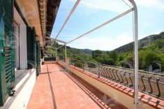 Foto Grande appartamento con ampio terrazzo soleggiato