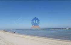 Foto Grande stabilimento balneare di propriet