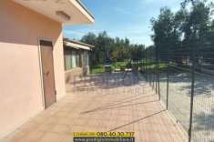 Foto Graziosa villetta con veranda e terreno in vendita a Bisceglie