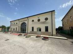 Foto Hotel in Vendita, 1 Locale, 971,84 mq, Rodigo
