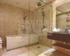 Foto Hotel in Vendita a Bardolino Bardolino