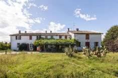 Foto Il fascino autentico della campagna a Solarolo.