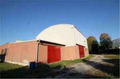 Foto Immobile di 1100 m con 1 locale in vendita a Oggiono