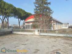 Foto Immobile di 1400 m con pi di 5 locali in vendita a Cesena