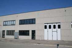 Foto Immobile di 335 m con 1 locale in vendita a Ravenna