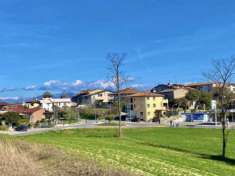 Foto Immobile di 388 m con pi di 5 locali in vendita a Desenzano del Garda