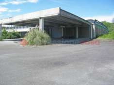 Foto Immobile di 4250 m con 5 locali in vendita a Divignano