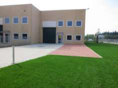 Foto Immobile di 440 m con 3 locali in vendita a Arese