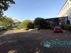 Foto Immobile di 800 m con 5 locali in vendita a Brugherio