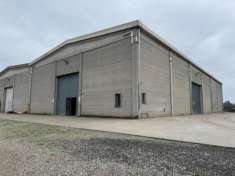 Foto Immobile di 850 m con 1 locale in vendita a Cento