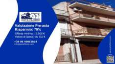 Foto Immobile in asta di 107 m con pi di 5 locali in vendita a Floridia