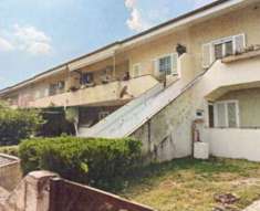 Foto Immobile in asta di 109 m in vendita a Montepaone