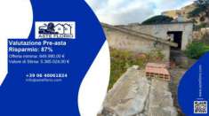 Foto Immobile in asta di 1122 m con pi� di 5 locali in vendita a Napoli