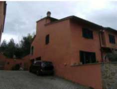 Foto Immobile in asta di 113 m, box auto in vendita a Greve in Chianti