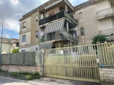 Foto Immobile in asta di 122 m con 4 locali e box auto in vendita a Casandrino