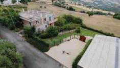 Foto Immobile in asta di 1255 m in vendita a Rapagnano