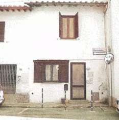 Foto Immobile in asta di 132 m in vendita a Campi Bisenzio